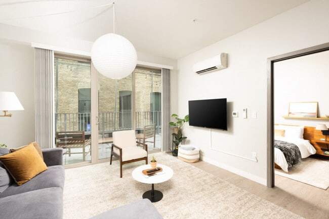 Building Photo - 211 W Mineral St