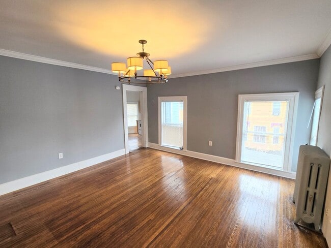 320 W Clinton St Unit 3