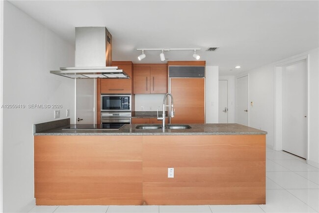 Photo - 495 Brickell Ave Unidad 3311