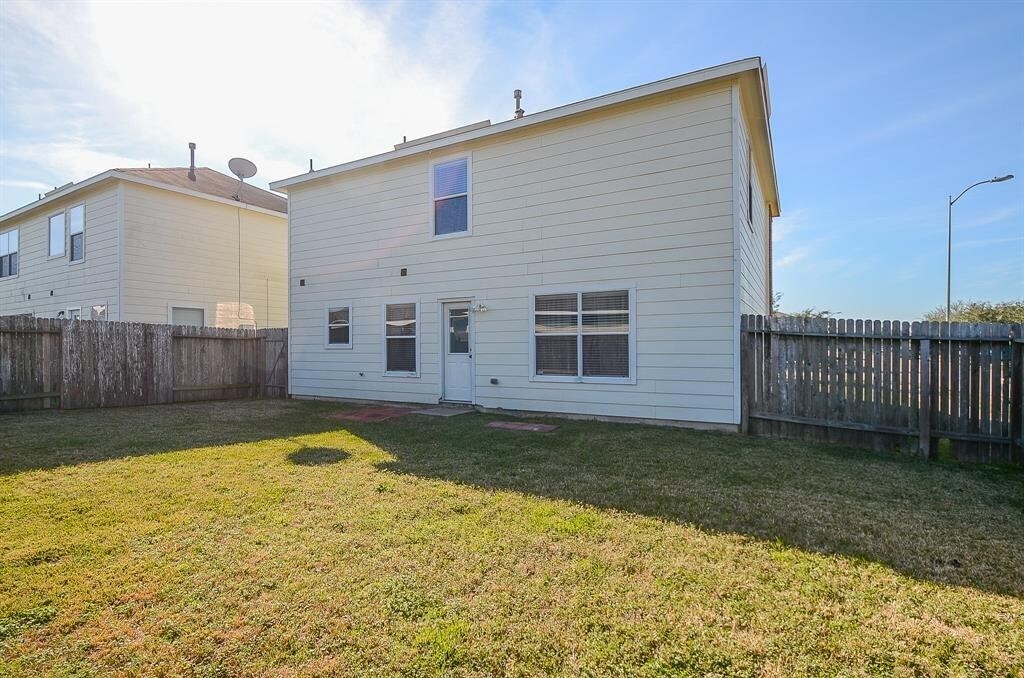 Photo - 2414 Lakecrest Village Ct