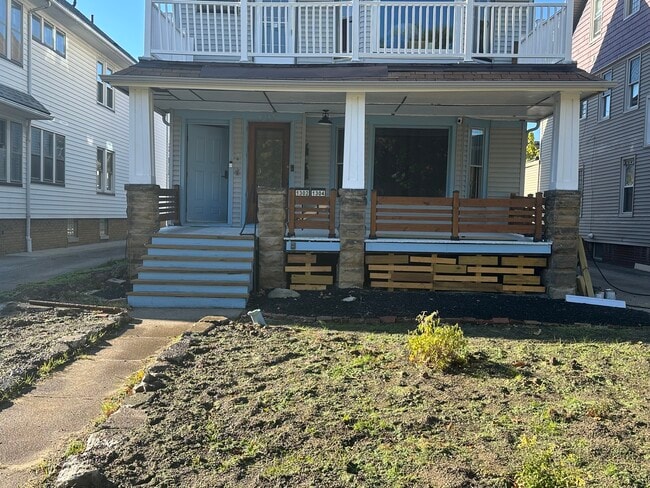 Photo - 1304 W 102nd St Unit 3rd floor