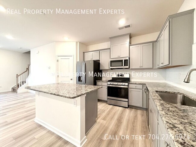 Photo - 6017 Rizer Dr