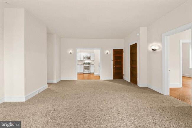 Photo - 317 Waterloo Ave