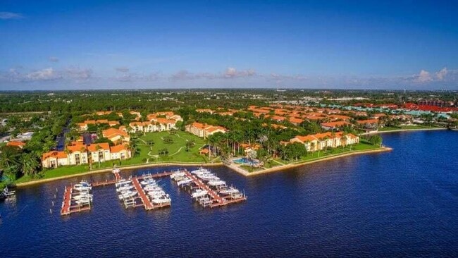 Building Photo - 103 Yacht Club Way Rental