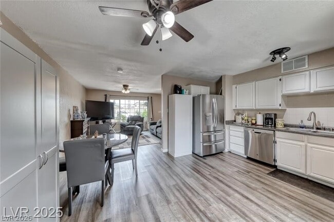 Photo - 861 E Hacienda Ave