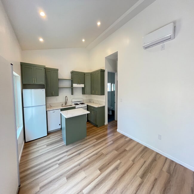 Photo - 8045 Norwich Ave