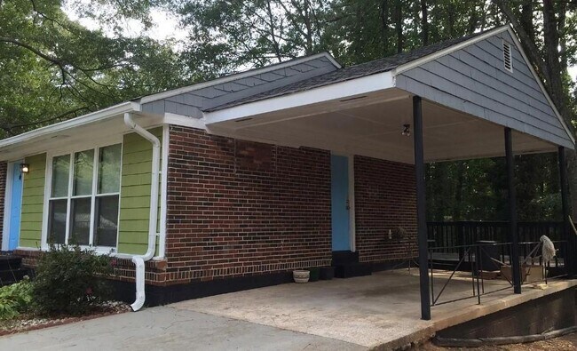 Photo - 700 Valley Brook Rd