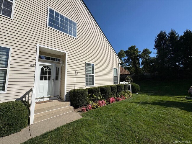 Photo - 109 Manitou Trail