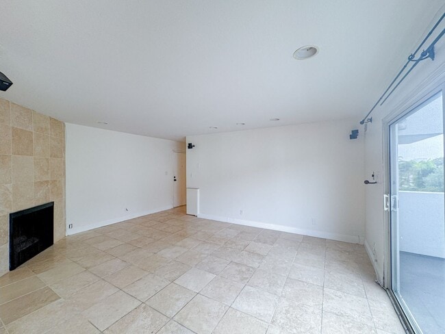 Photo - 2bd 2ba in a Great Community of Playa Vista