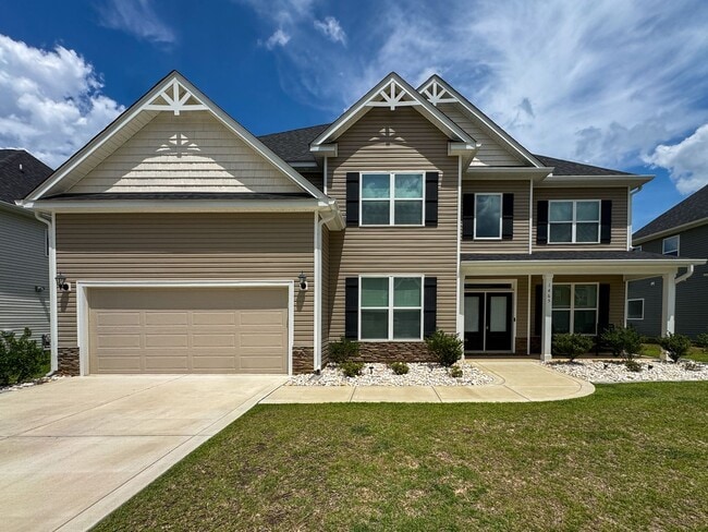 Building Photo - Stunning 5 Bed 4.5 Bath Fayetteville Home with Fenced Yard