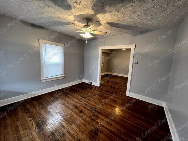 Photo - 44 Bluecrest Ave