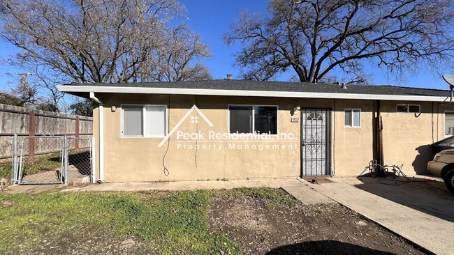 Building Photo - Carmichael 2bd/1ba Duplex near Manzanita &...