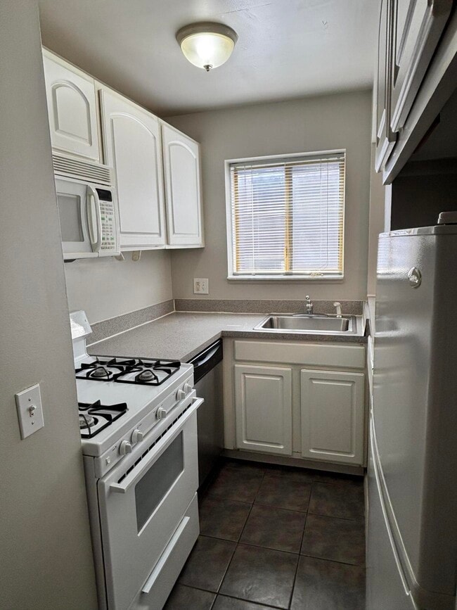 Photo - 817 Arch St Unit 4