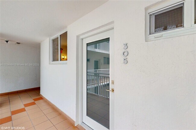 Photo - 1666 West Ave Unidad 305