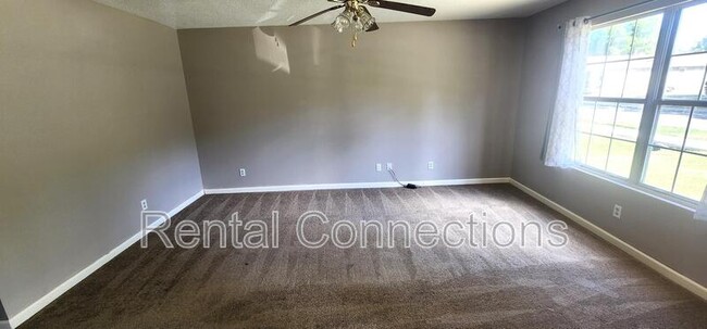 Photo - 1412 W Walnut St