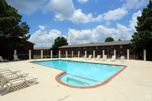 Building Photo - Woods of Lakeland Rental