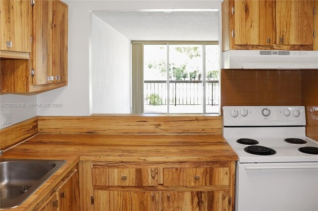Photo - 10425 SW 112th Ave Unidad 204