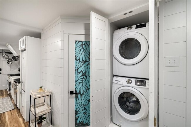 Photo - 799 Charles Allen Dr NE