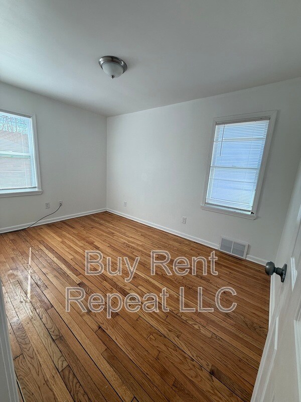 Photo - 630 Jewell St