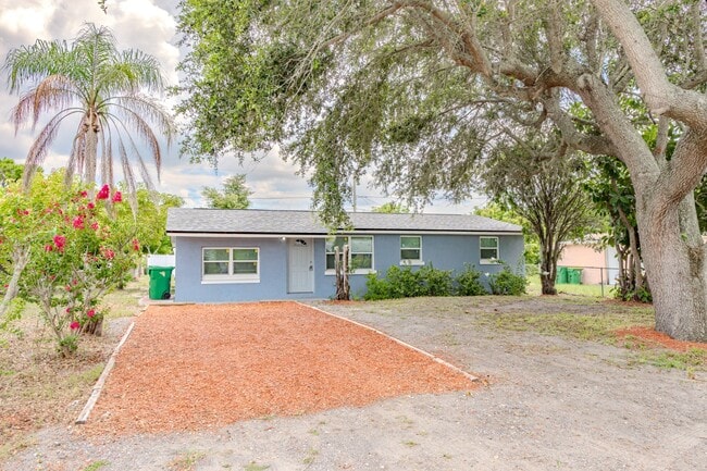 Building Photo - 217 Betty Ave