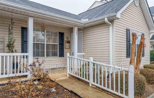 107 Hammett Grove Ln