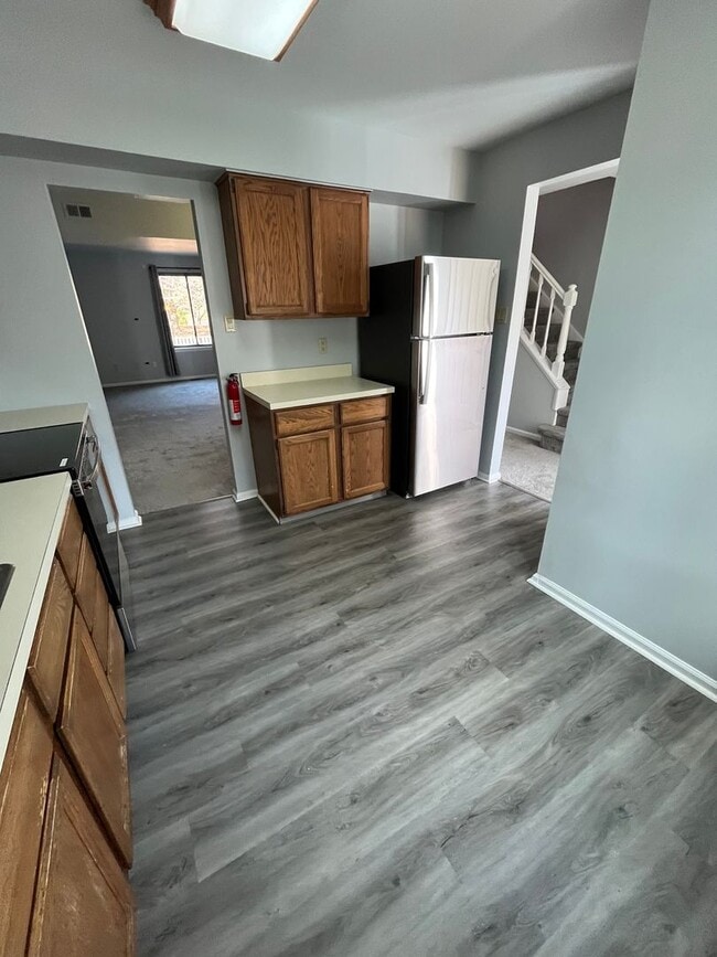 Photo - 3 Bd / 1.5 Bth Newtown Townhouse