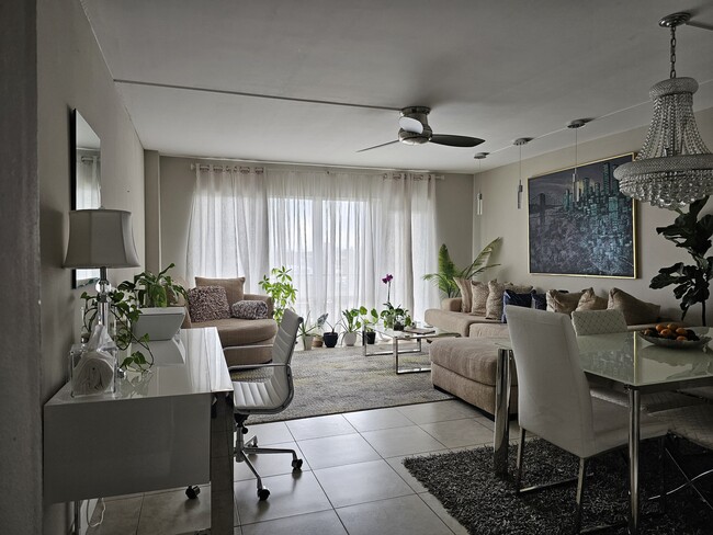 Building Photo - 340 Sunset Dr Unit 503 Rental