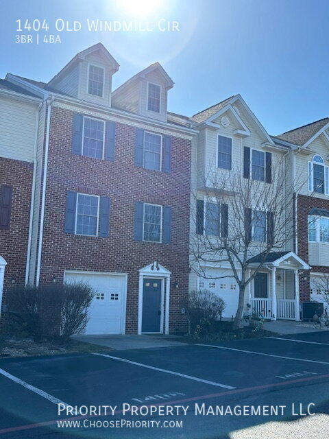 Available Now! - Available Now! Townhome