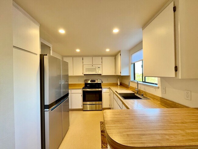 Photo - 2Bed/2Bath Central Novato Location with Po...