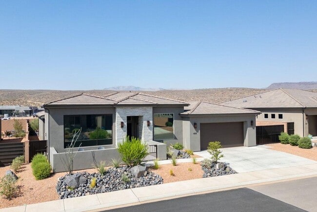Photo - Beautiful 4 Bedroom Home!