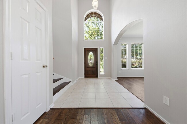Photo - 43 N Abram Cir
