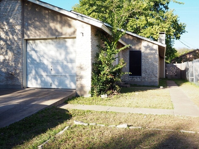 Photo - 1012 Fieldwood Dr Unit B