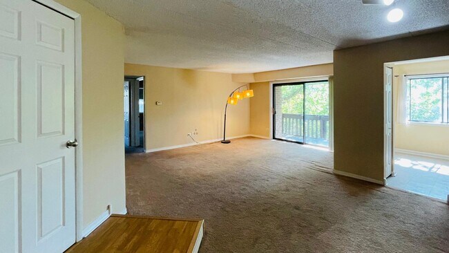 Photo - 6015 Lakeside Pl