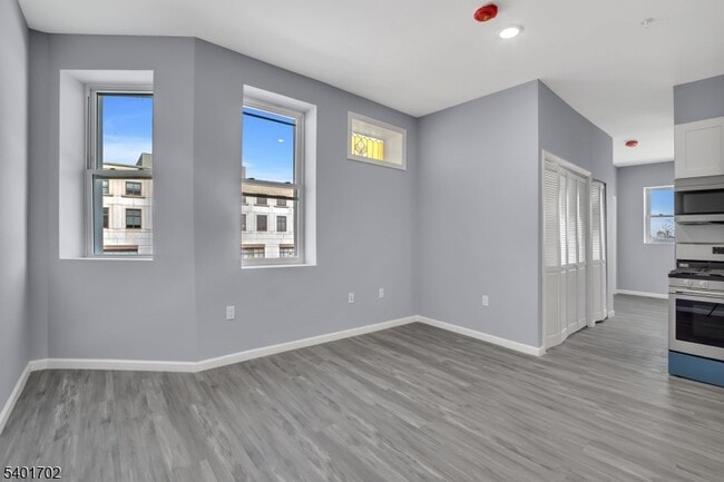 Photo - 155 Clifton Ave