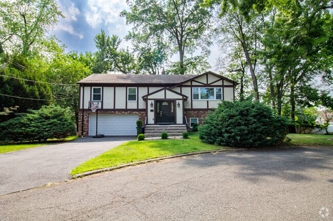 Building Photo - 7 Campi Ct Rental
