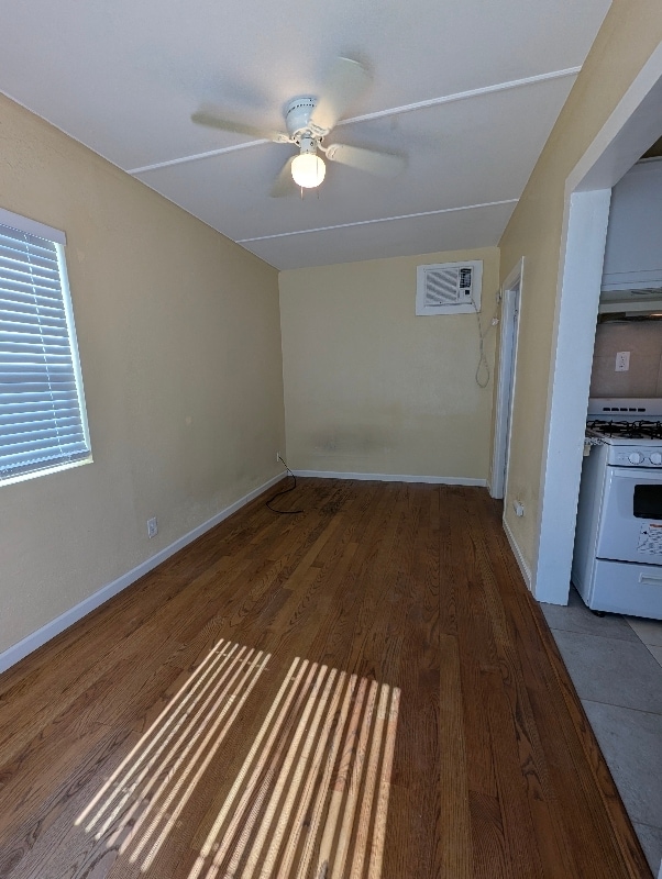 Photo - 3025 Myers St