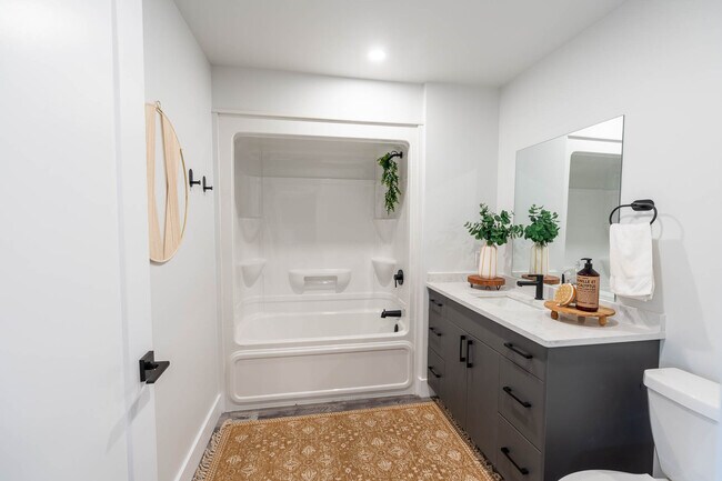 Photo - 930 Marion Ave