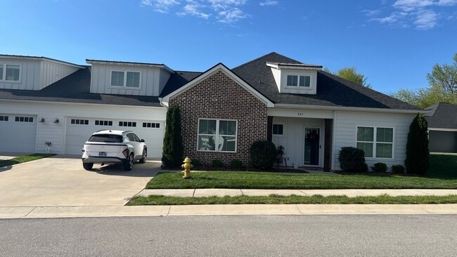 Building Photo - 847 Wellstone Dr