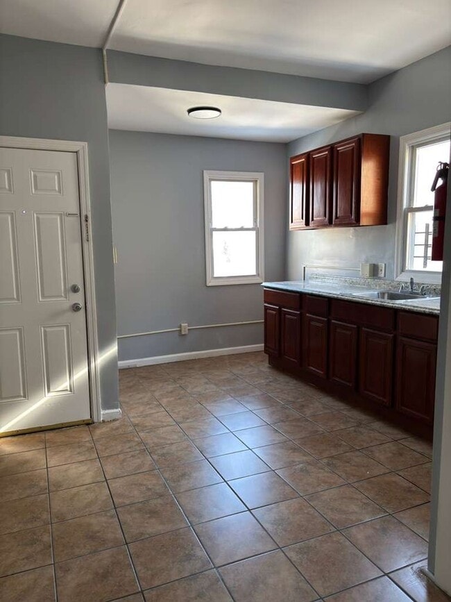 Photo - 134 Seymour Ave Unit 2