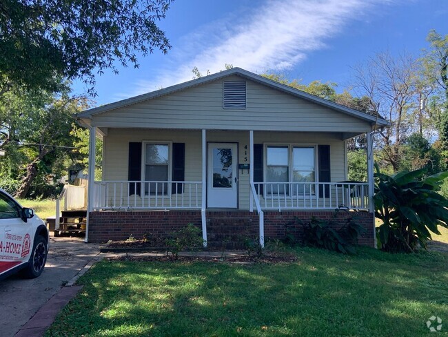 Building Photo - 3 Bedroom Convenient to A&T and Downtown G... Rental