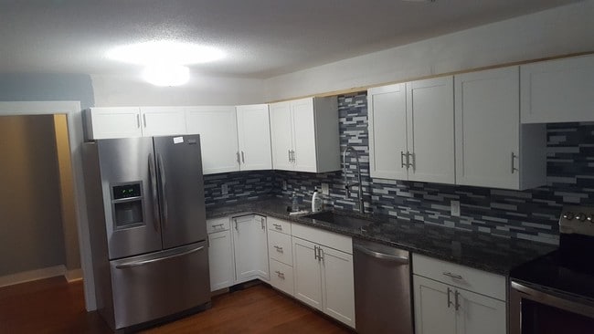 kitchen - 121 Avery St