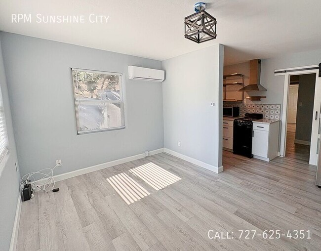 Photo - 536 Roanoke St Unit A