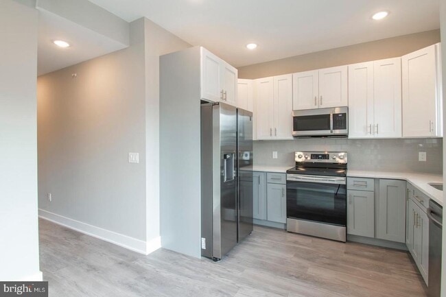 Building Photo - 1206 N 24th St Unit B