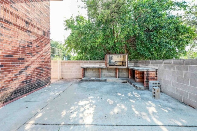 Photo - 2220 Santa Cleotilde Ave Unidad 4