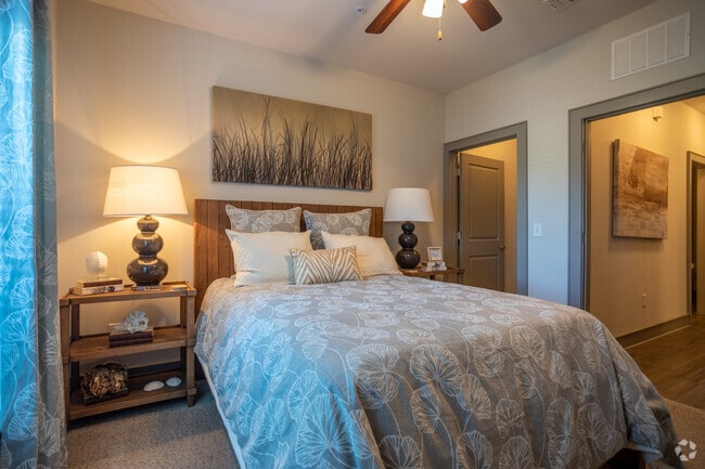 2BR,2BA_B1_1,103 SqFt
