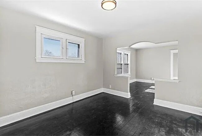 Photo - 5415 Hamilton Ave