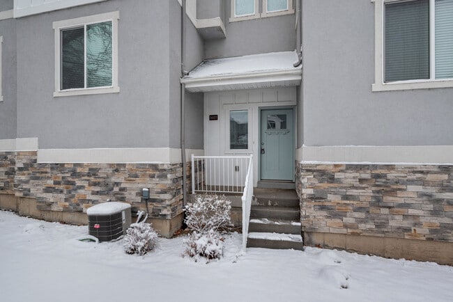 Photo - 1027 E 1060 S