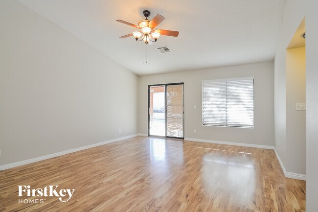 Photo - 801 Anchor Dr