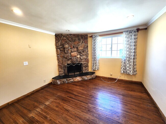 Photo - 13863 Burton St