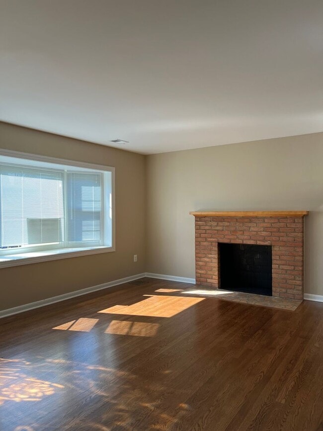 Photo - 313 Valley View Ave SW